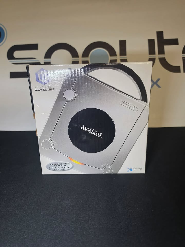 BOITE DE NINTENDO GAME CUBE + MANUEL SEULEMENT