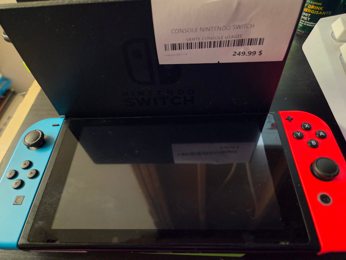 CONSOLES NINTENDO SWITCH AVEC JOYCON BLEU ET ROUGE ET DOCK SANS BOÎTE
