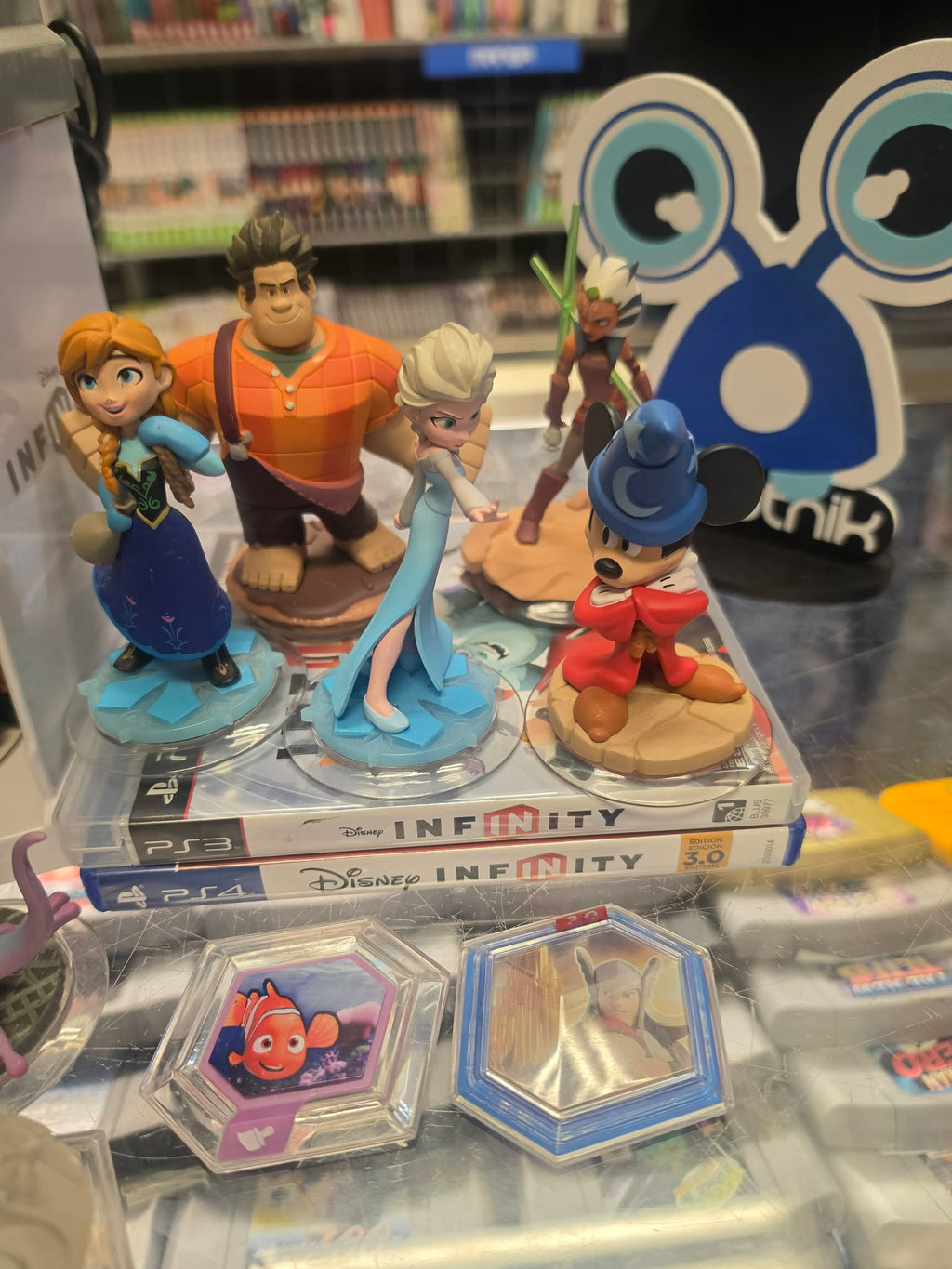LOT DISNEY INFINITY + JEU DISNEY INFINITY 3.0 PS4 + JEU DISNEY INFINITY PS3 + PLATEFORME