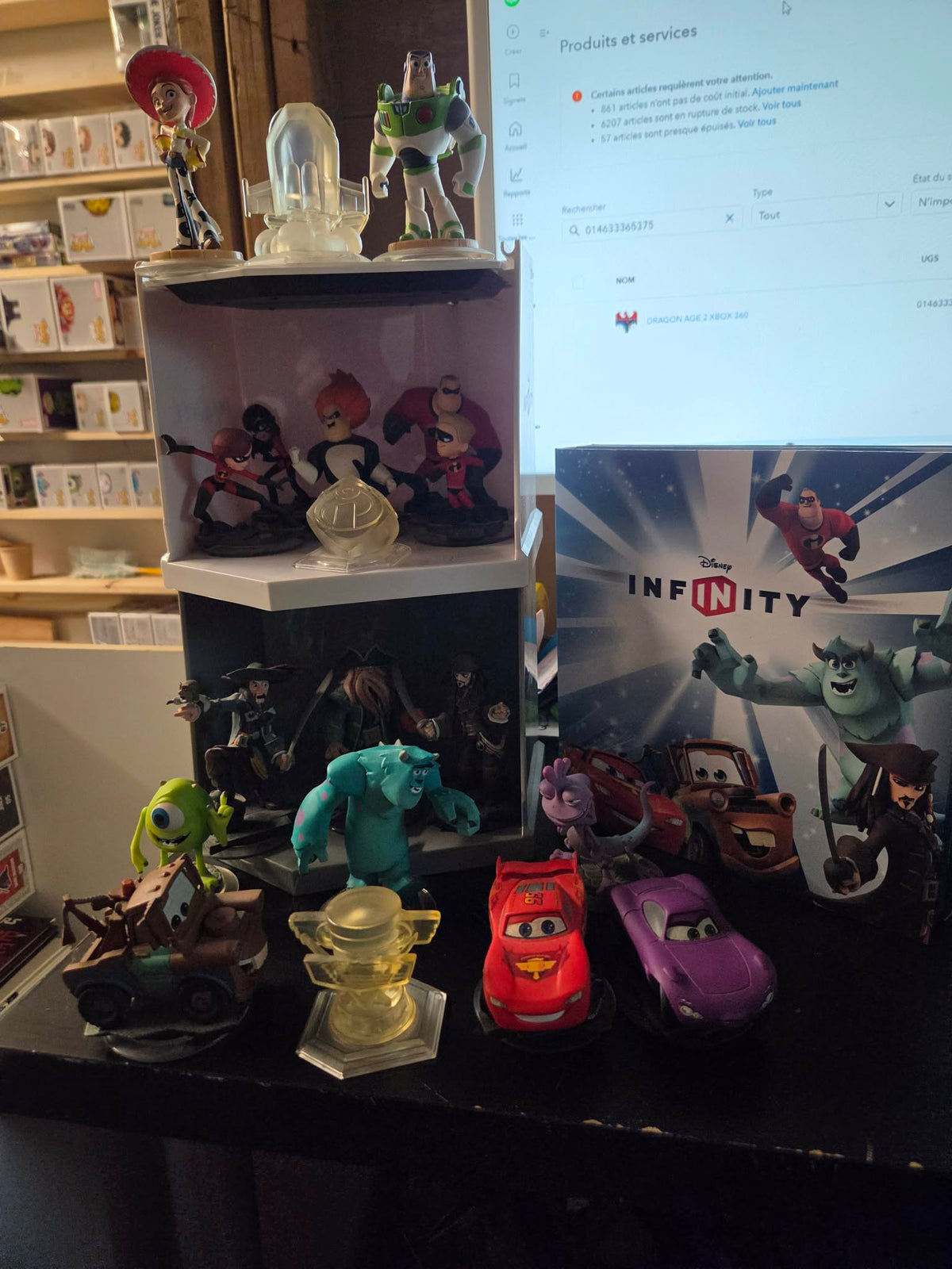 LOT DISNEY INFINITY  + JEU DISNEY INFINITY PS3 + PLATEFORME