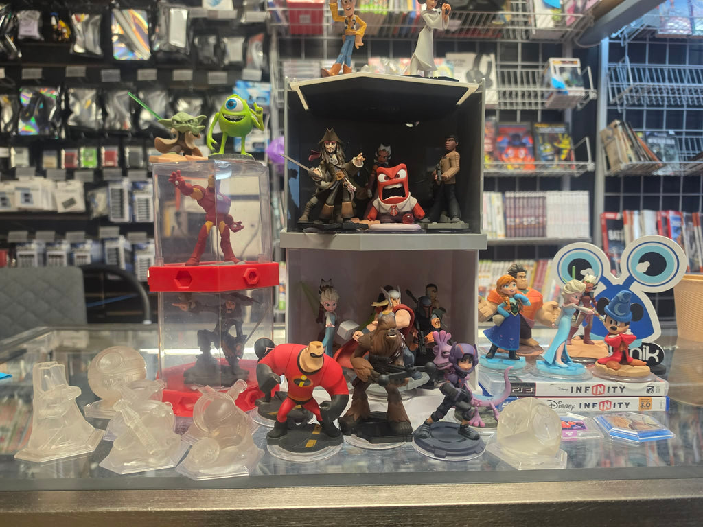 LOT DISNEY INFINITY + JEU DISNEY INFINITY 3.0 PS4 + JEU DISNEY INFINITY PS3 + PLATEFORME