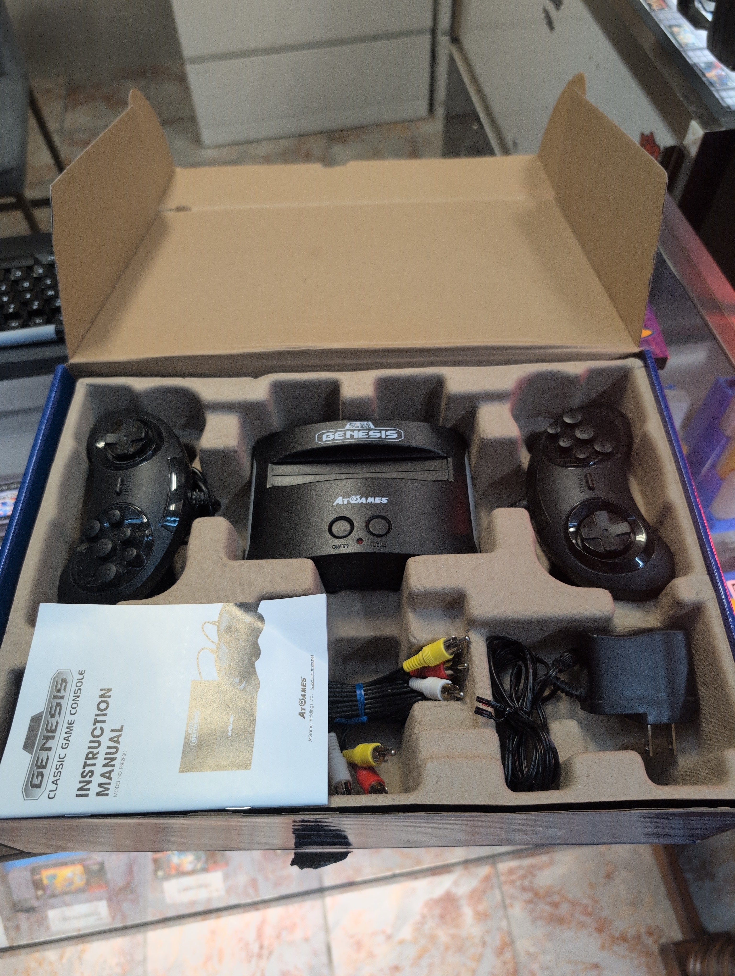 CONSOLE ATGAMES SEGA GENESIS FLASHBACK 81 JEUX INTÉGRÉS CONSOLES