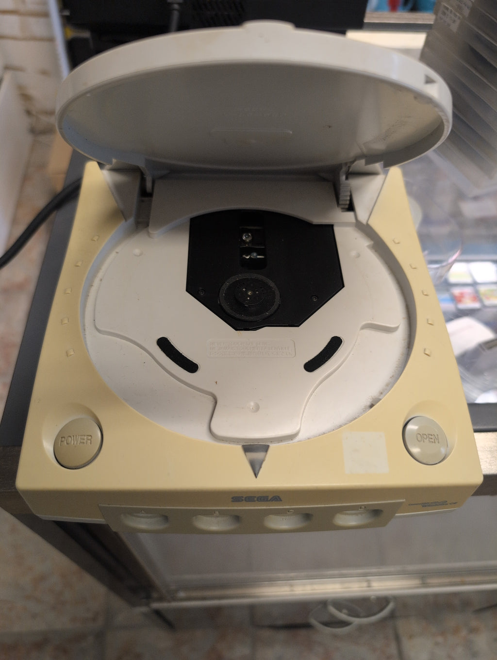 CONSOLE SEGA DREAMCAST AVEC 1 MANETTE